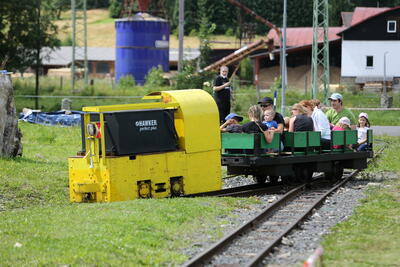 LH5 3633